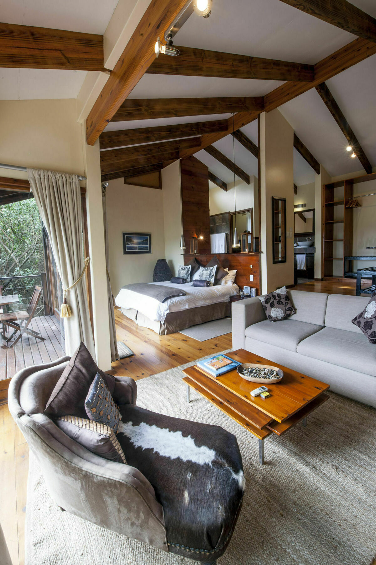 Elephant Hide Of Knysna Guest Lodge Bagian luar foto