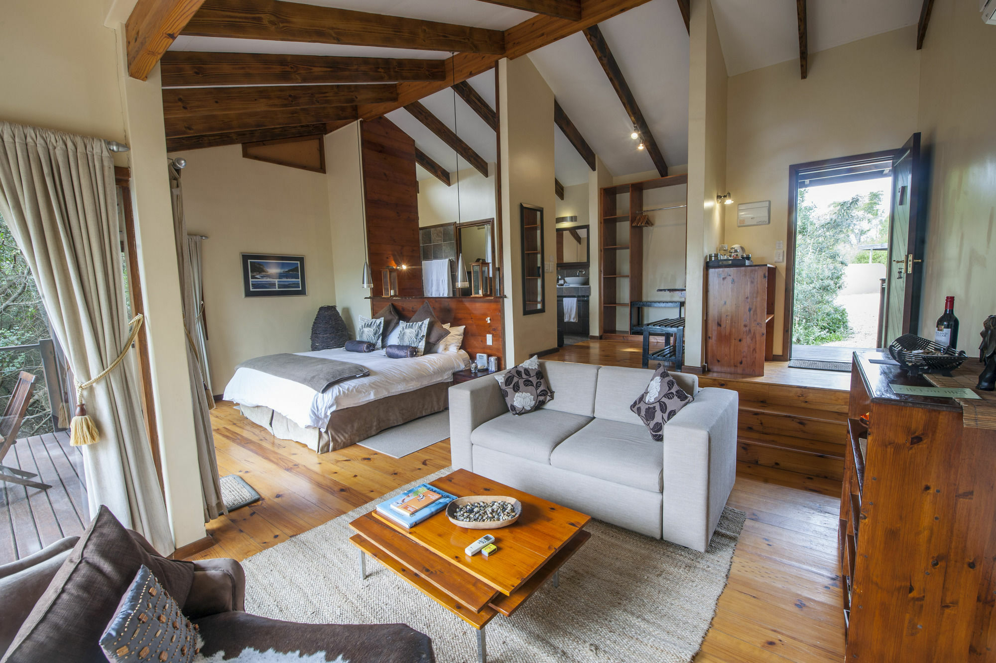 Elephant Hide Of Knysna Guest Lodge Bagian luar foto