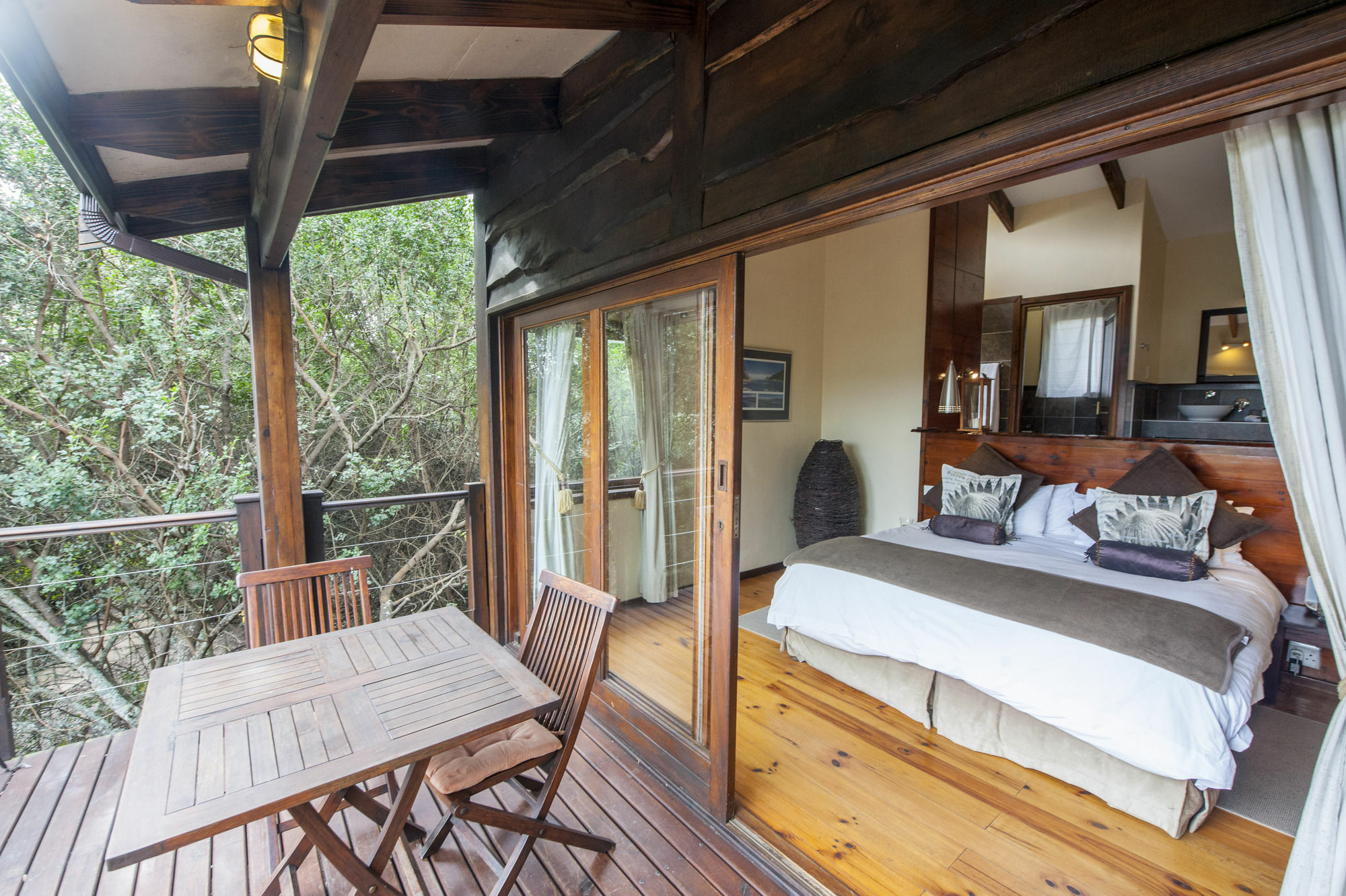 Elephant Hide Of Knysna Guest Lodge Bagian luar foto
